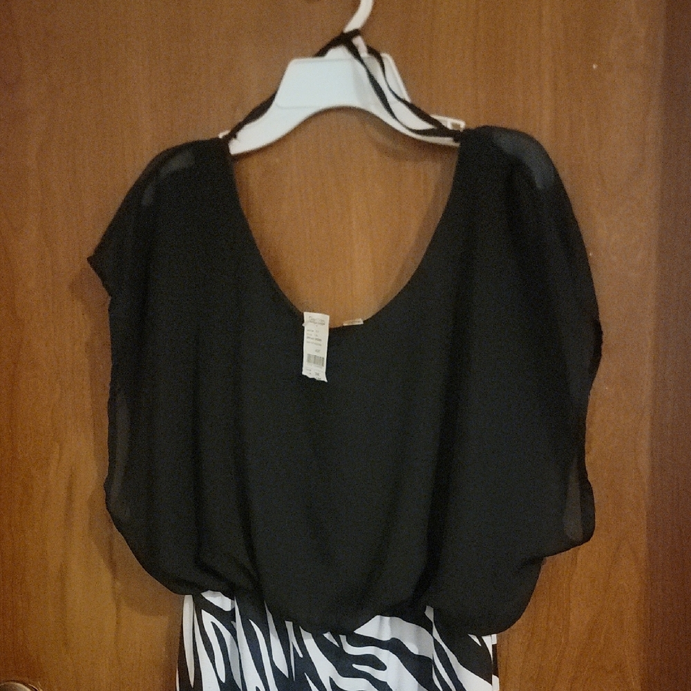 Gracie Black and White Relaxed Backless Blouse